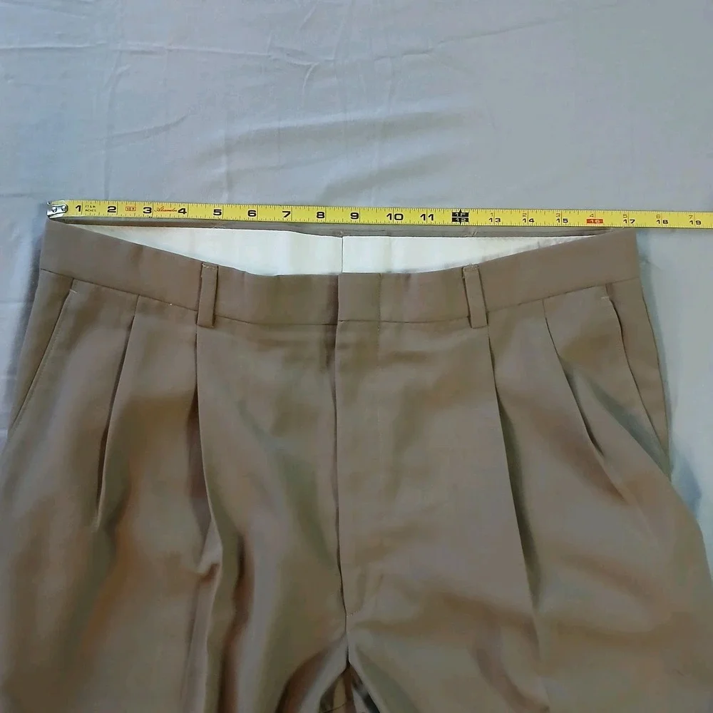 Haggar Dress Pants Gentleman's Fit Khaki Pleated 36x30 Polyester Wool Blend - Picture 3 of 10